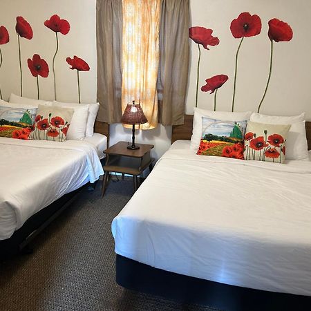 Simmer Motel Wamego Екстериор снимка