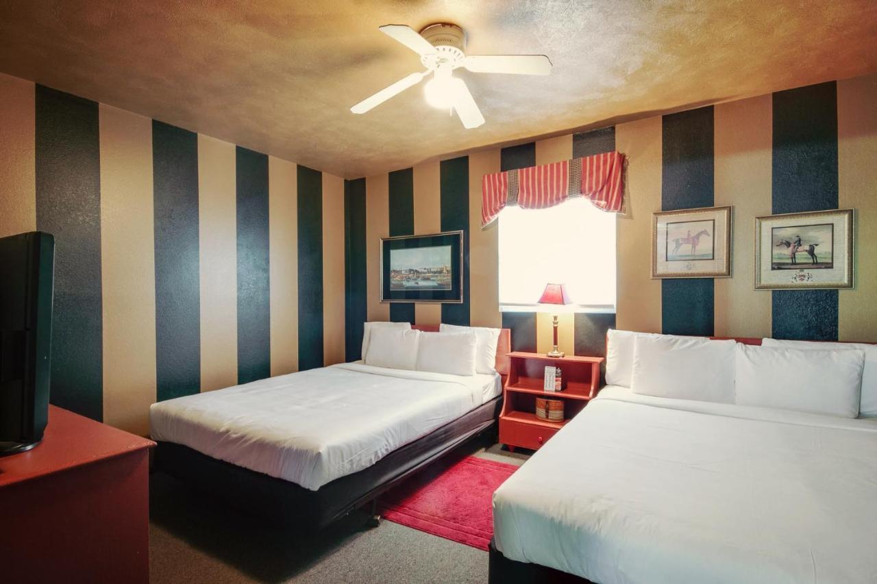 Simmer Motel Wamego Екстериор снимка
