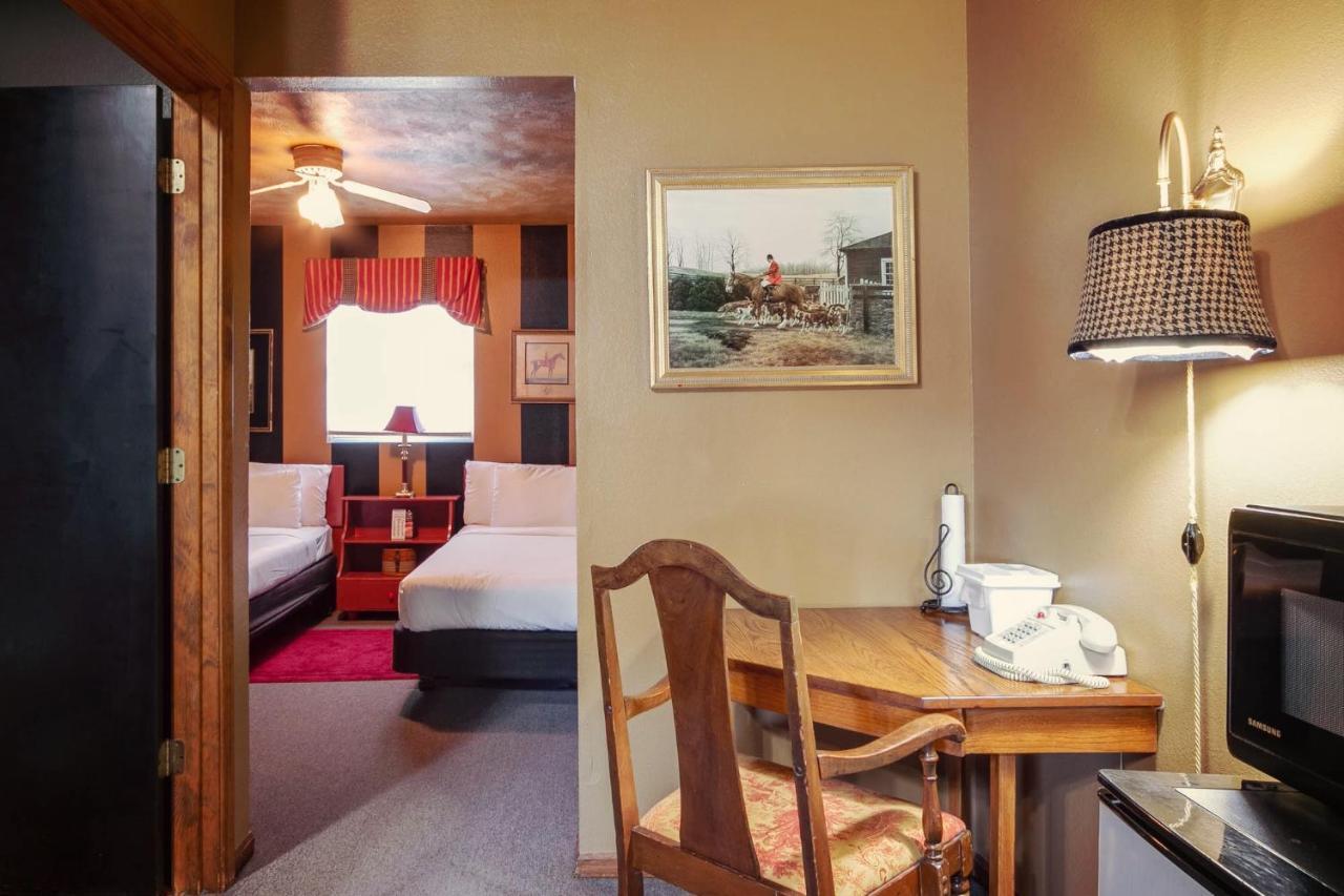 Simmer Motel Wamego Екстериор снимка