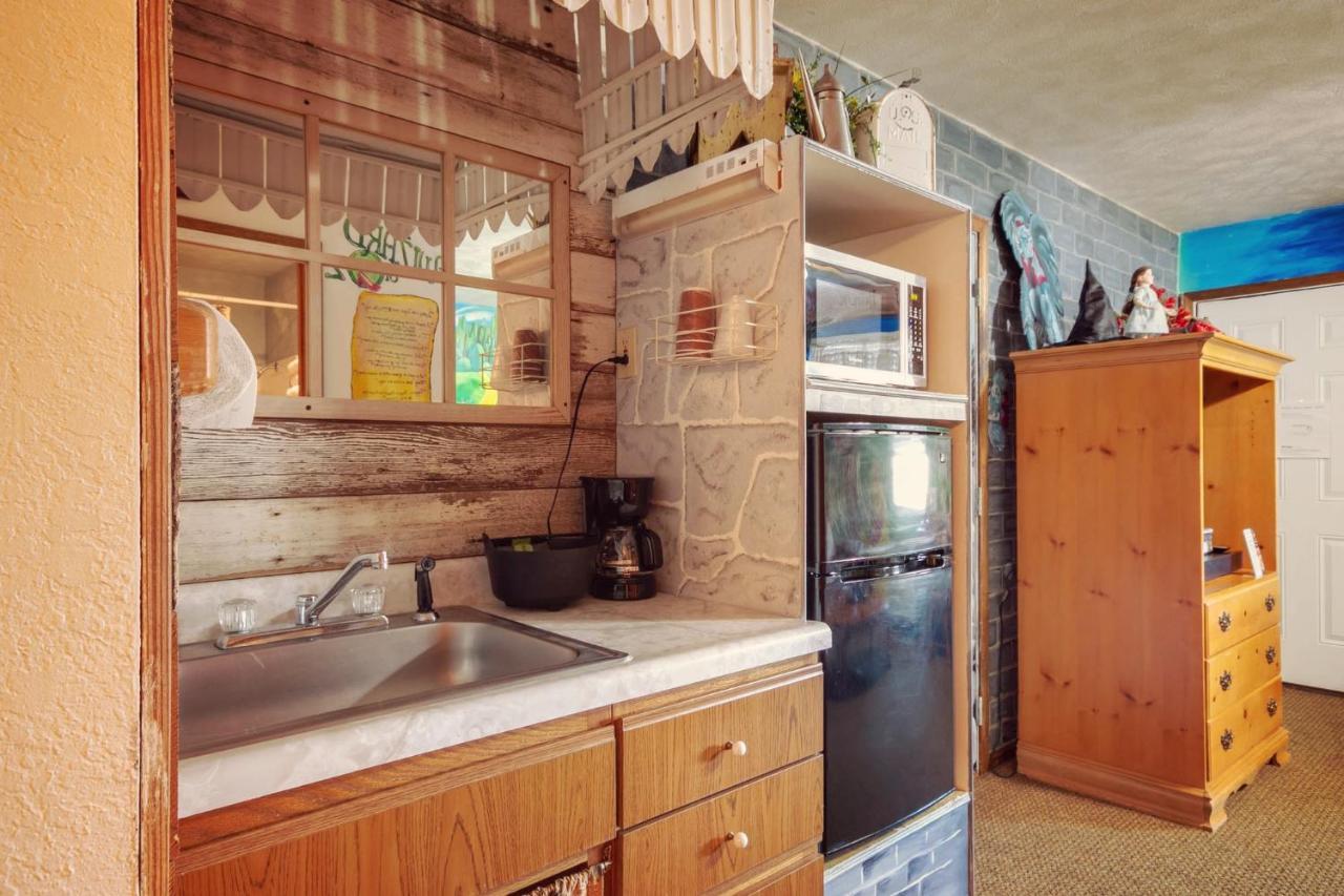 Simmer Motel Wamego Екстериор снимка