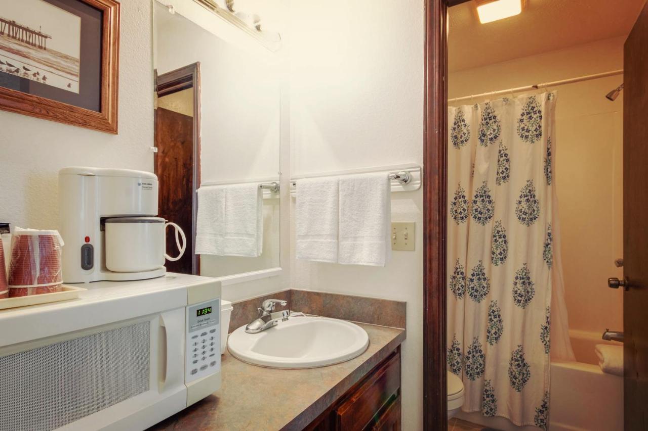 Simmer Motel Wamego Екстериор снимка