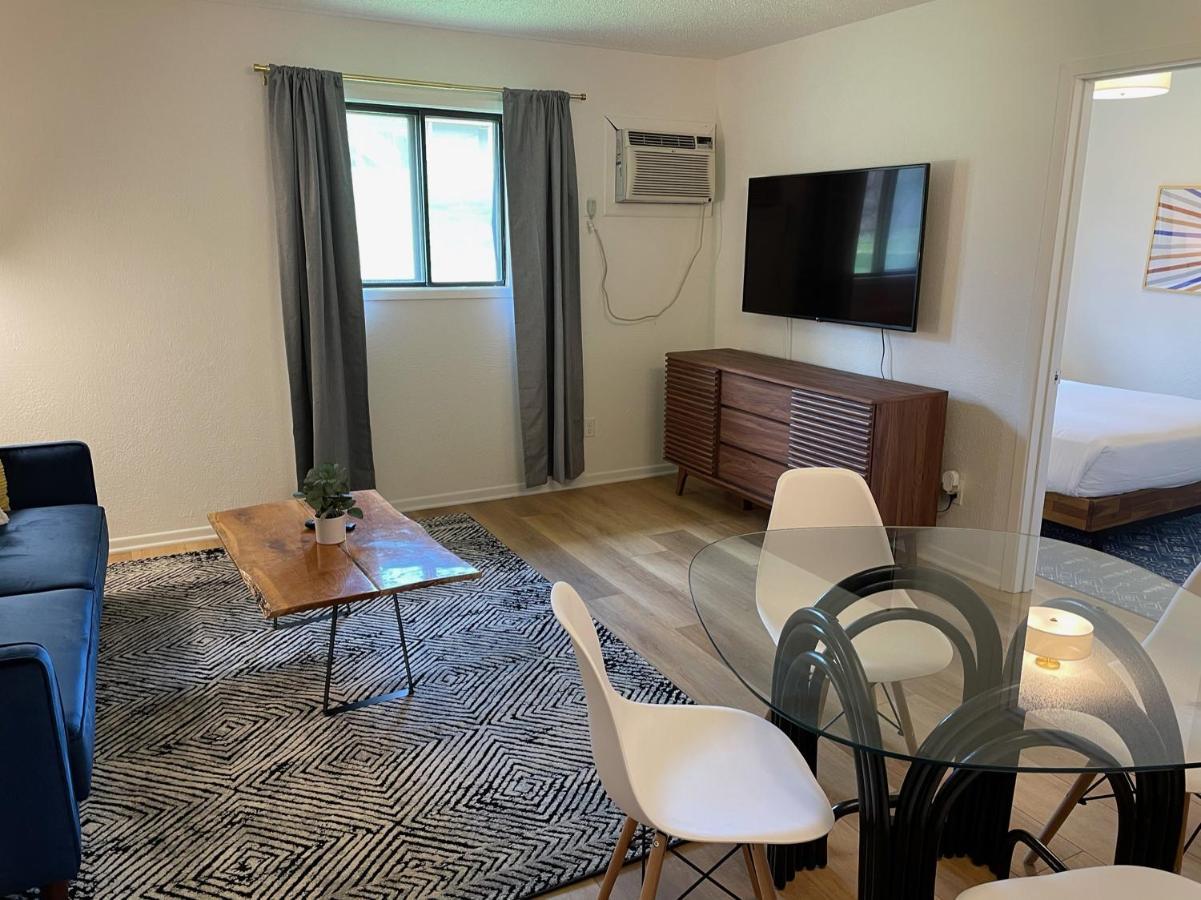Simmer Motel Wamego Екстериор снимка