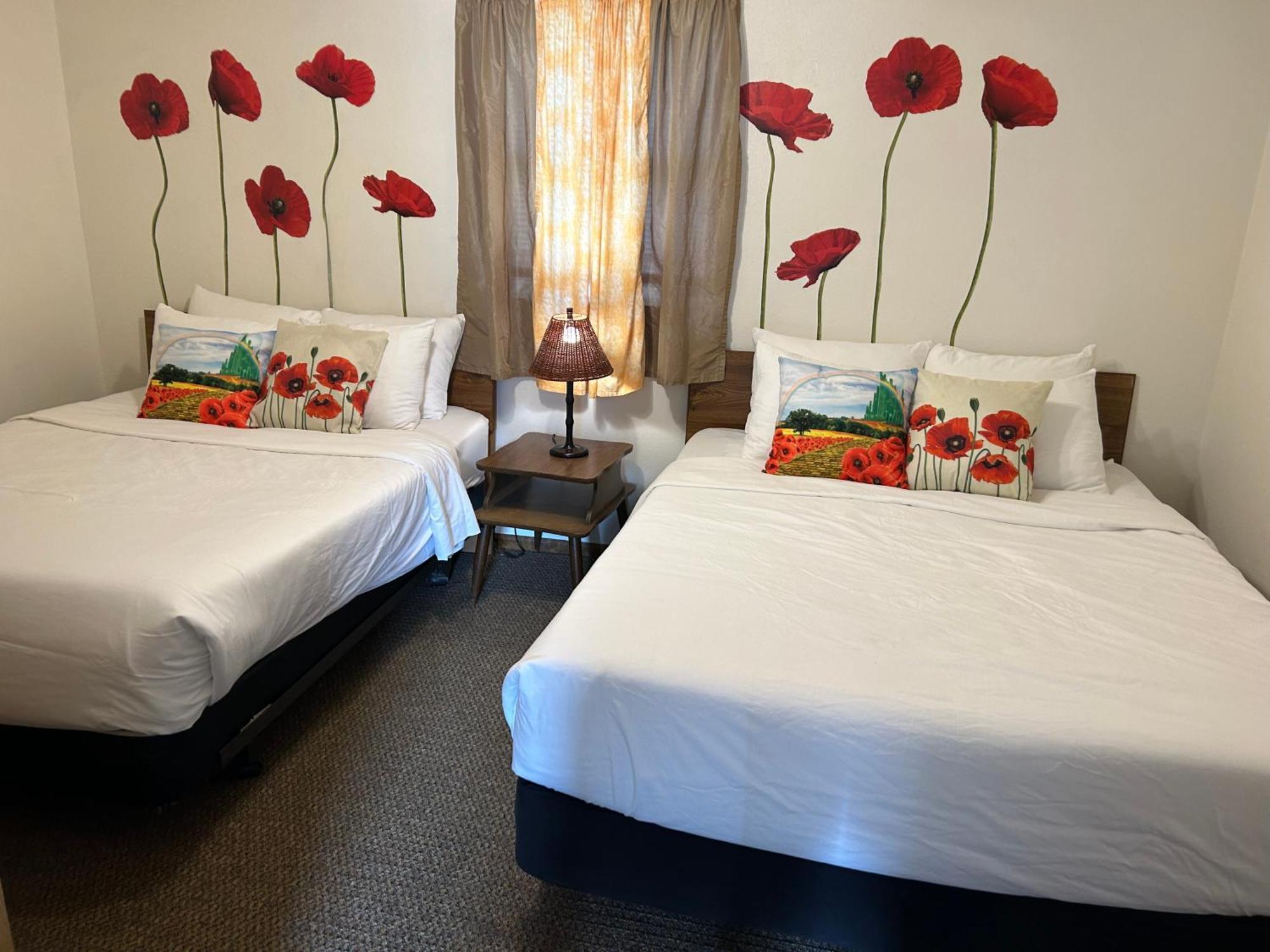 Simmer Motel Wamego Екстериор снимка