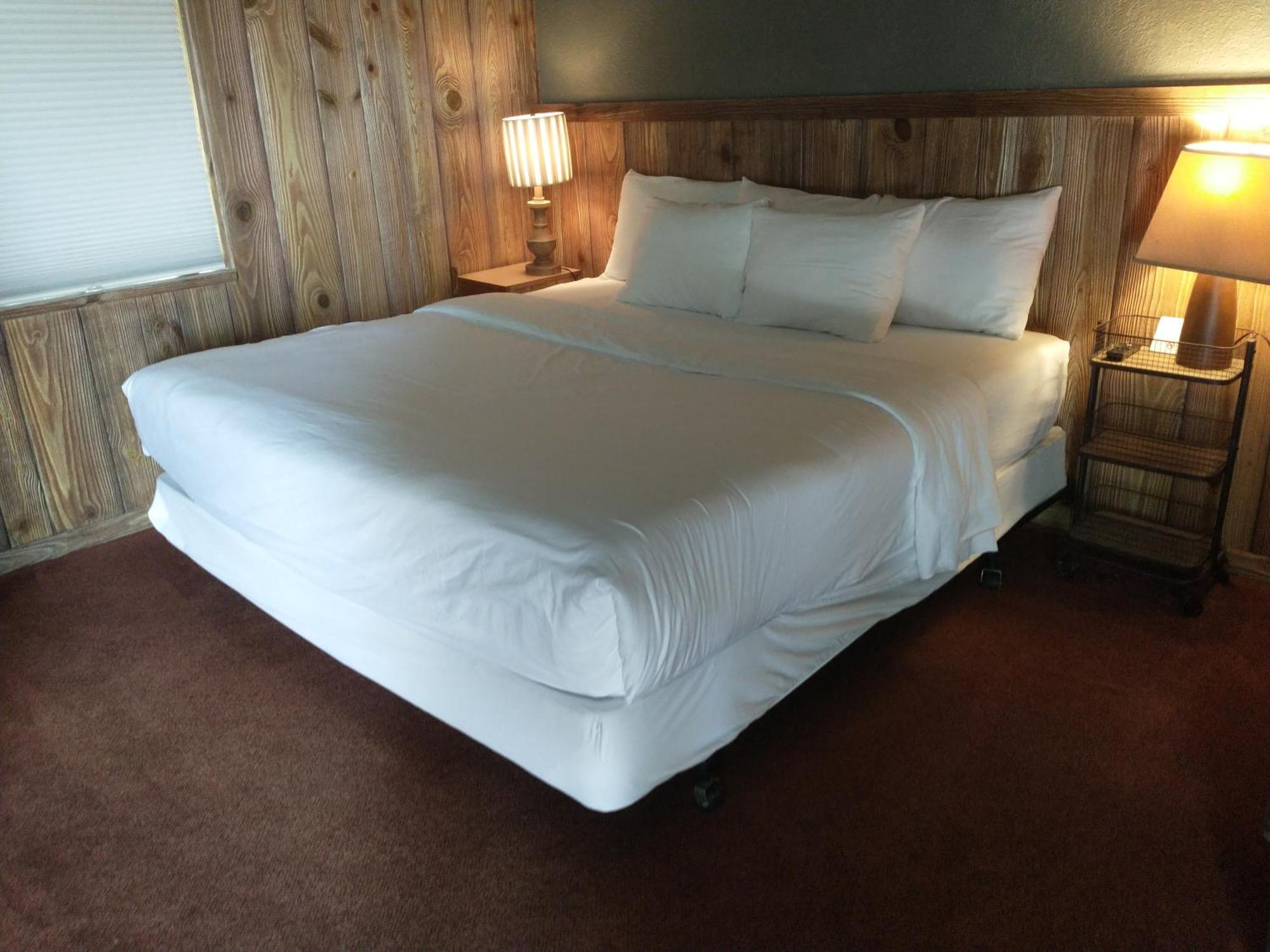 Simmer Motel Wamego Екстериор снимка